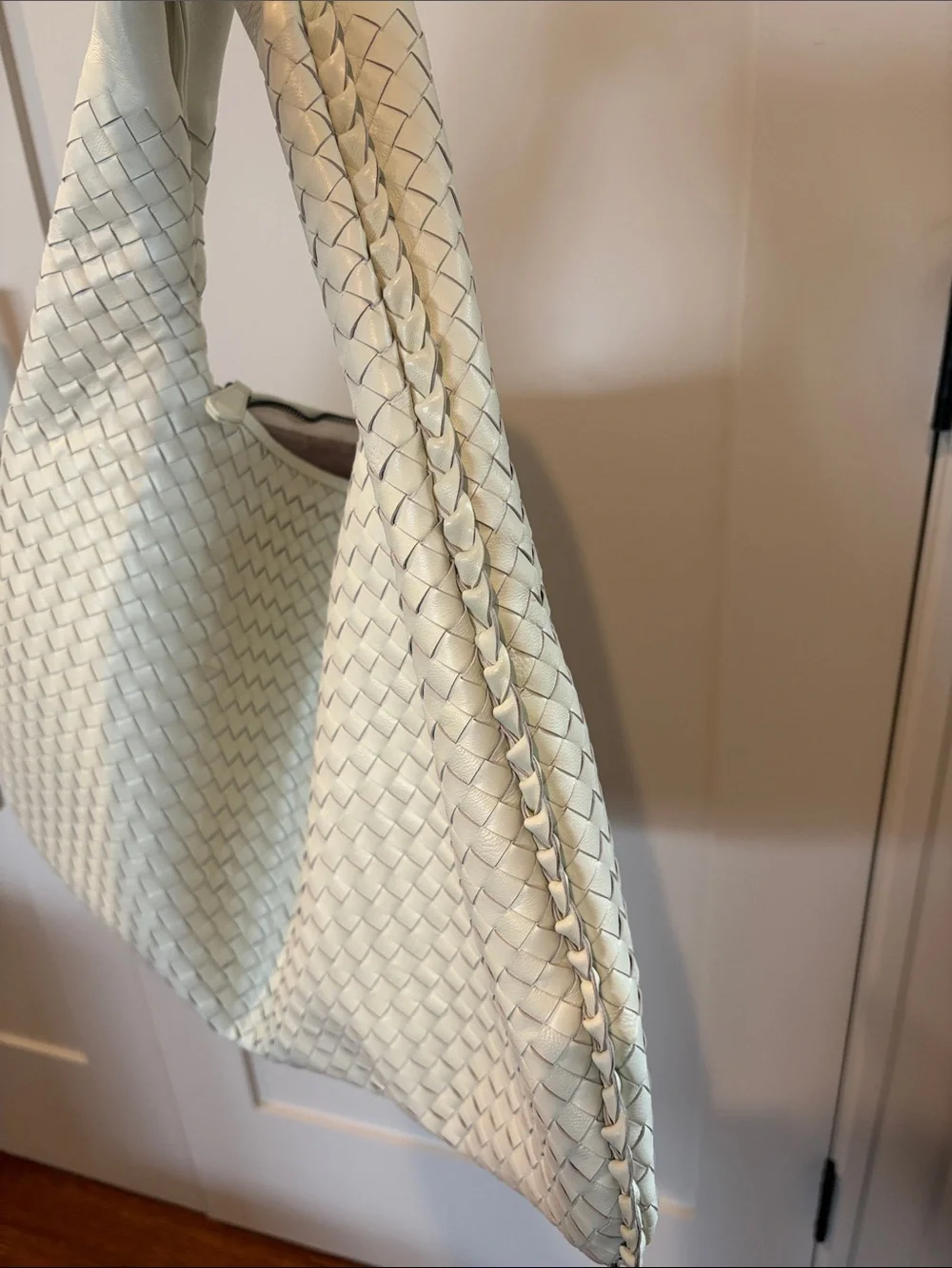 Italian LeatherVera Pelle Cream Woven Hobo Bag